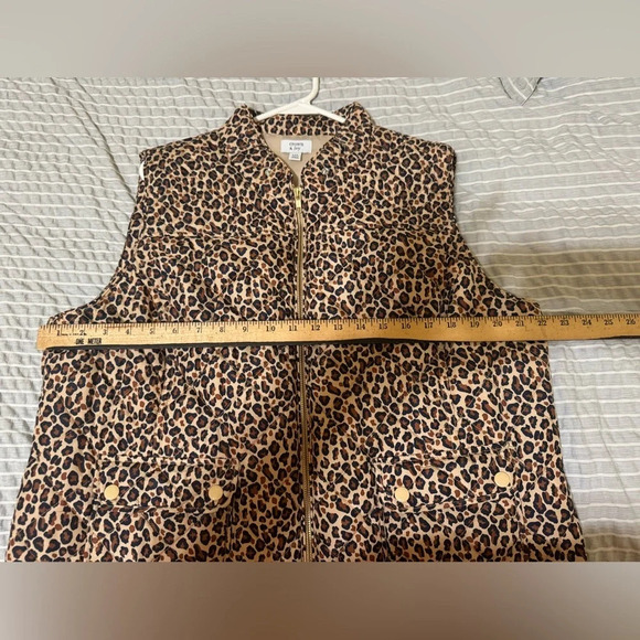 Crown and Ivy Puffer Animal Print Vest Sleeveless Sz L - Picture 9 of 10